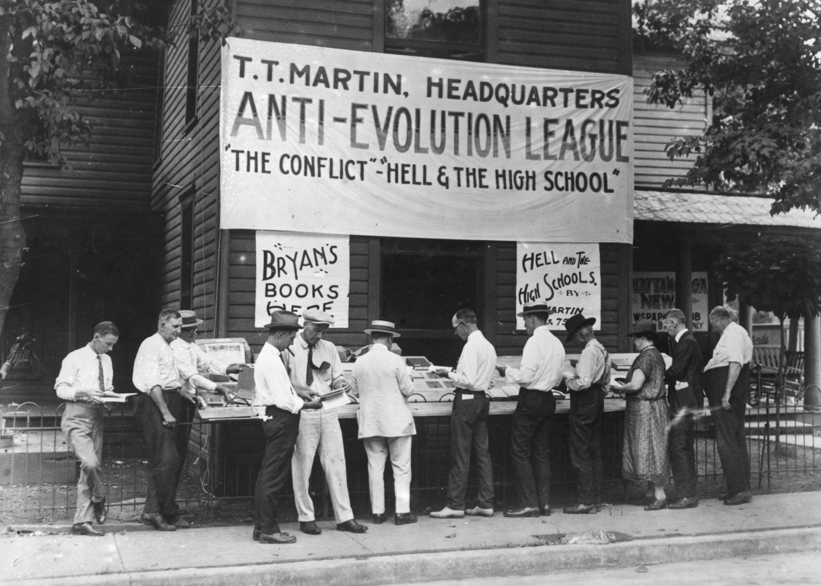 1923